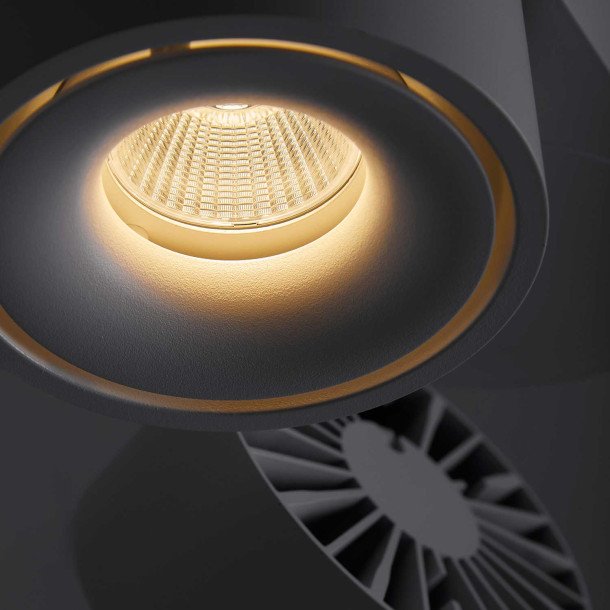 Aim Double Spot White