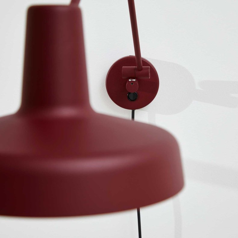 Arigato Red Wall Light