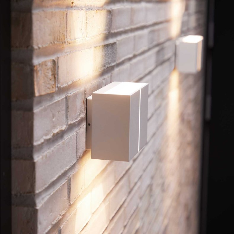 Ask IP65 vit V&auml;gglampa