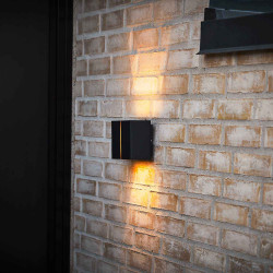 Ask IP65 svart V&auml;gglampa