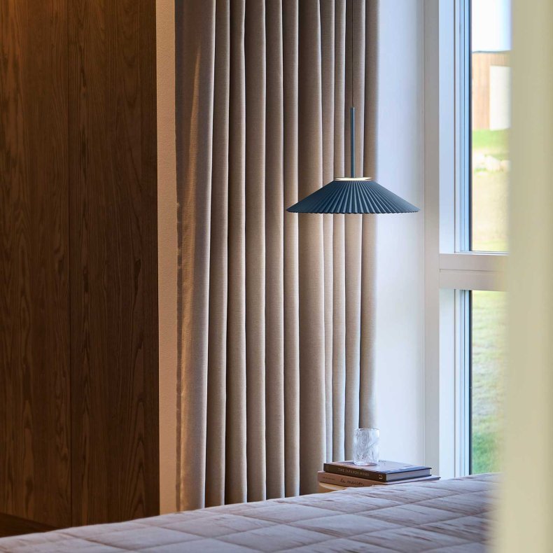 Ballerina SO M�rkbl� Takpendel