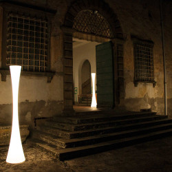 Biconica Pol Udendrs Gulvlampe