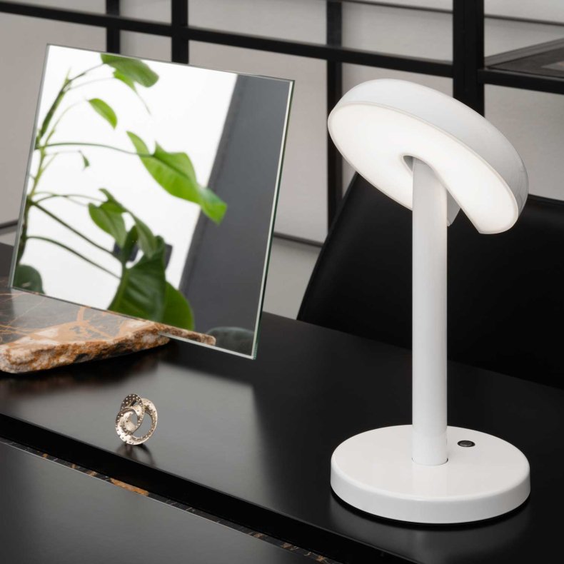 Cabriolette Cordless Table Lamp