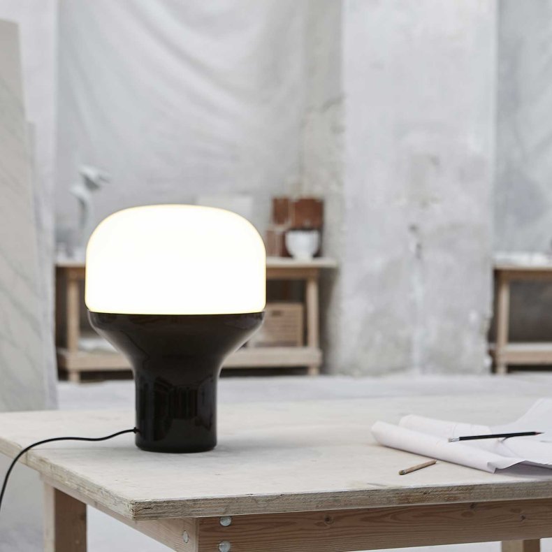 Delux Table Lamp