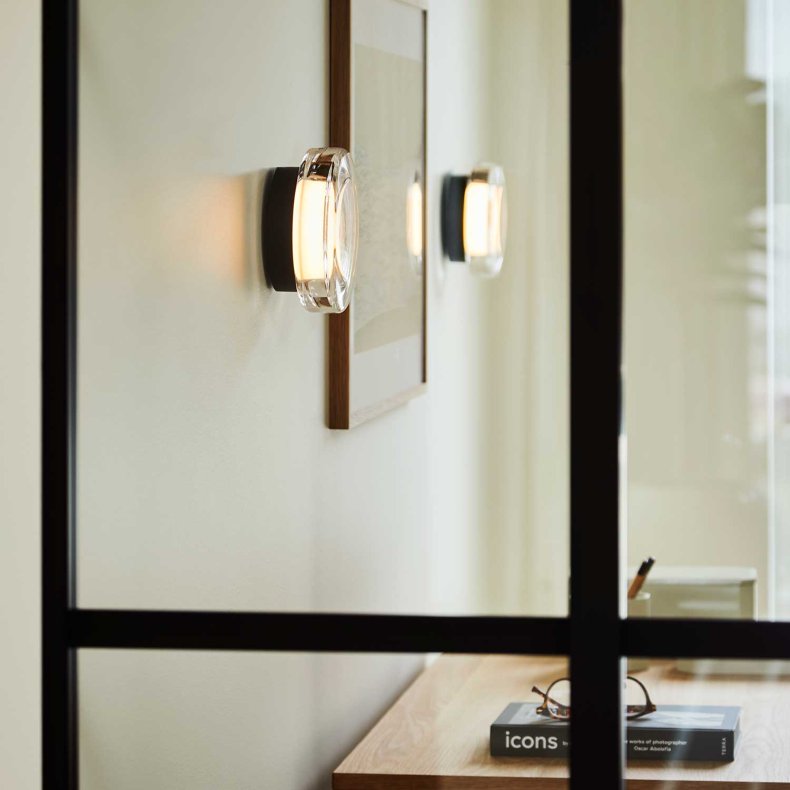 Hugo Svart/Klar V�gglampa