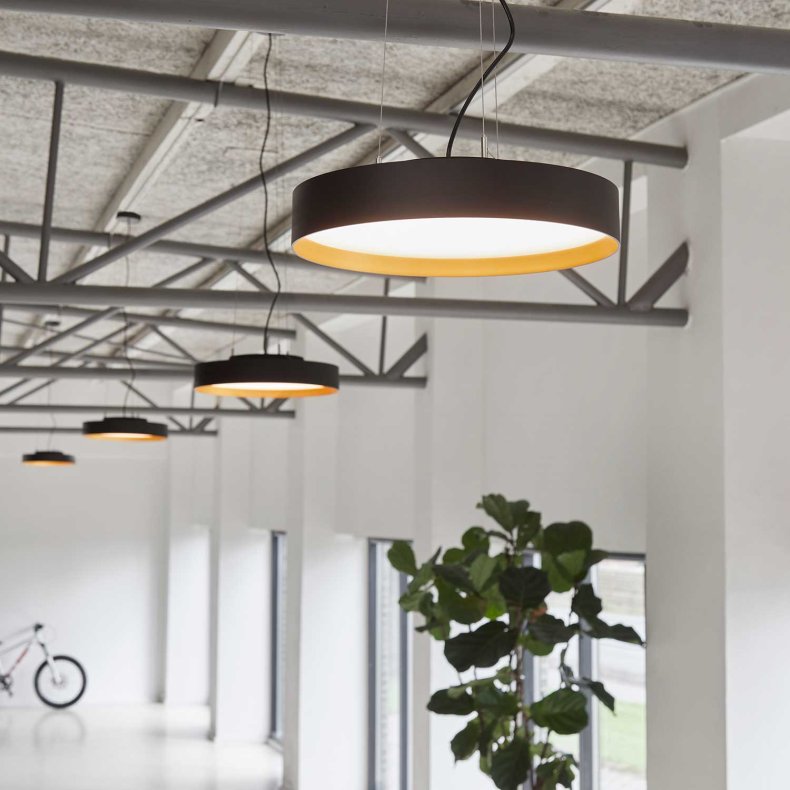 Lucia Sort Guld �45 Loftlampe