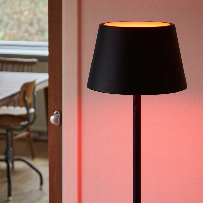 Modi Svart Golvlampa