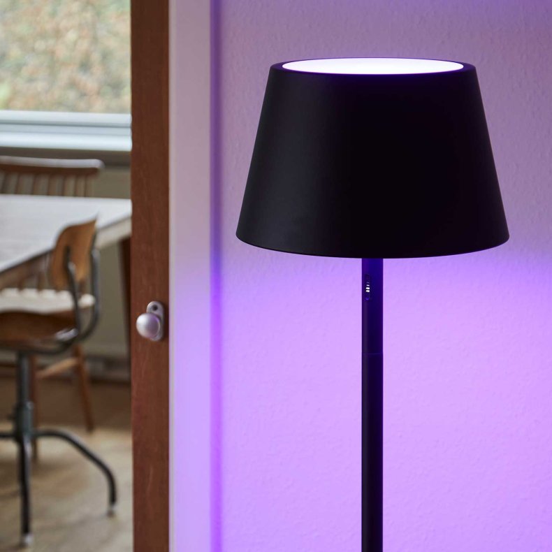 Modi Svart Golvlampa