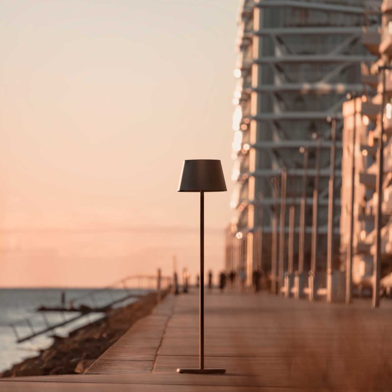 Modi Svart Golvlampa