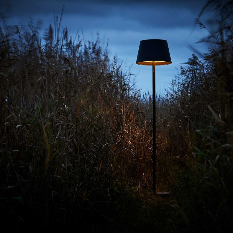 Modi Svart Golvlampa