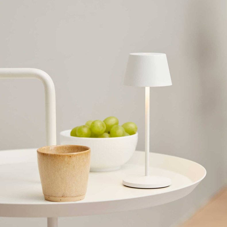 Modi Micro Hvit Bordlampe