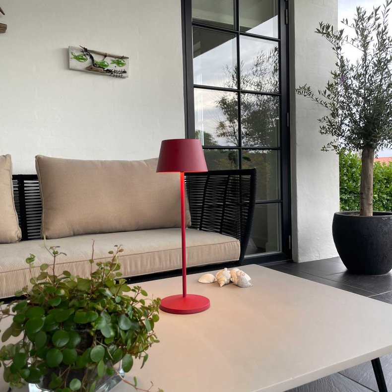 Modi Rubinr&ouml;d Bordslampa