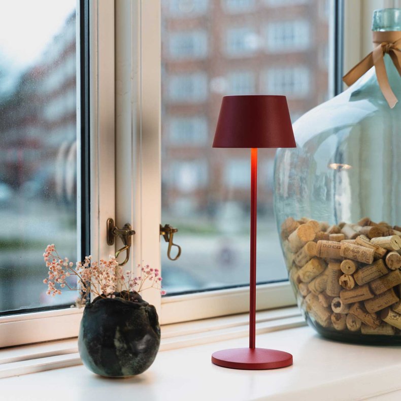 Modi Rubinr&ouml;d Bordslampa