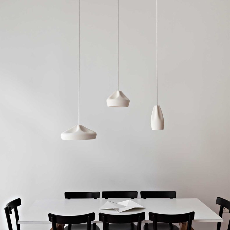 Pleat Box 13 sort/hvid Pendel