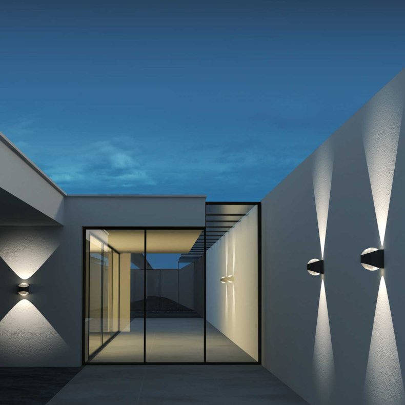 Saga Svart IP65 V&auml;gglampa