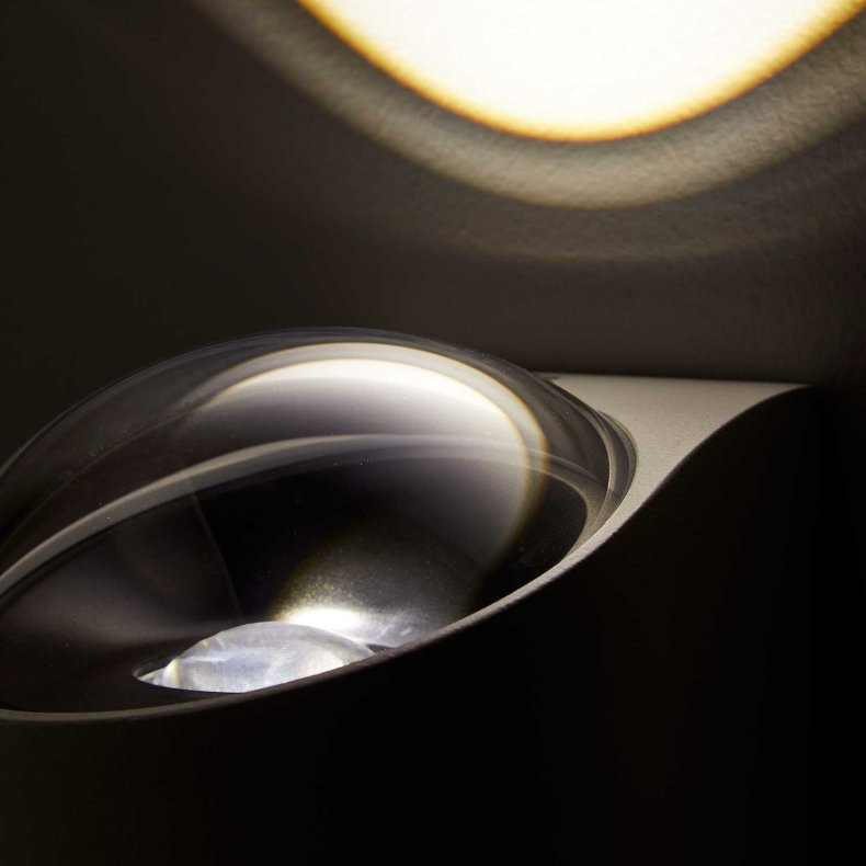 Saga Svart IP65 V&auml;gglampa