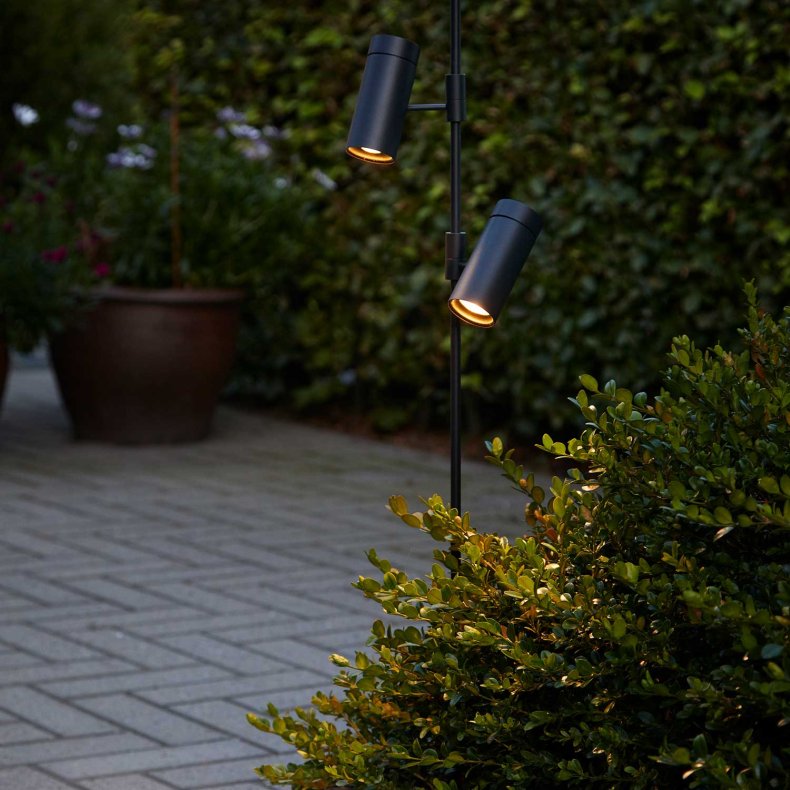 Sia Svart Tr&auml;dgrdslampa