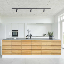 Space Track Spotlight Black/Gold