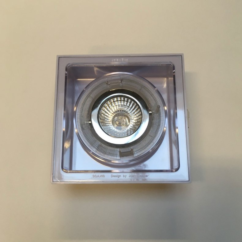Sq.Axis Downlight